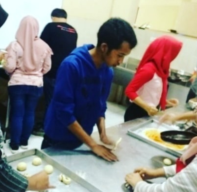 Student Association of Program Study of Catering Industry Management Held Extra Culinary Knowledge Kitchen Laboratory on 13 April 2019