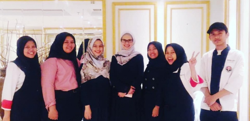 Catering Industry Management Lecturer Monitoring for Student who Conducted on the Job Training in Art Deco Luxury Hotel & Residence